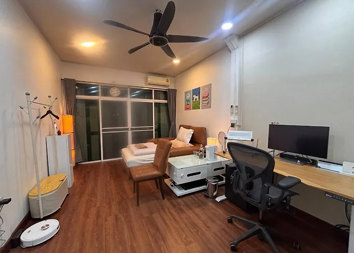 Entire Building , Shophouse In Old Town بيت للعطل